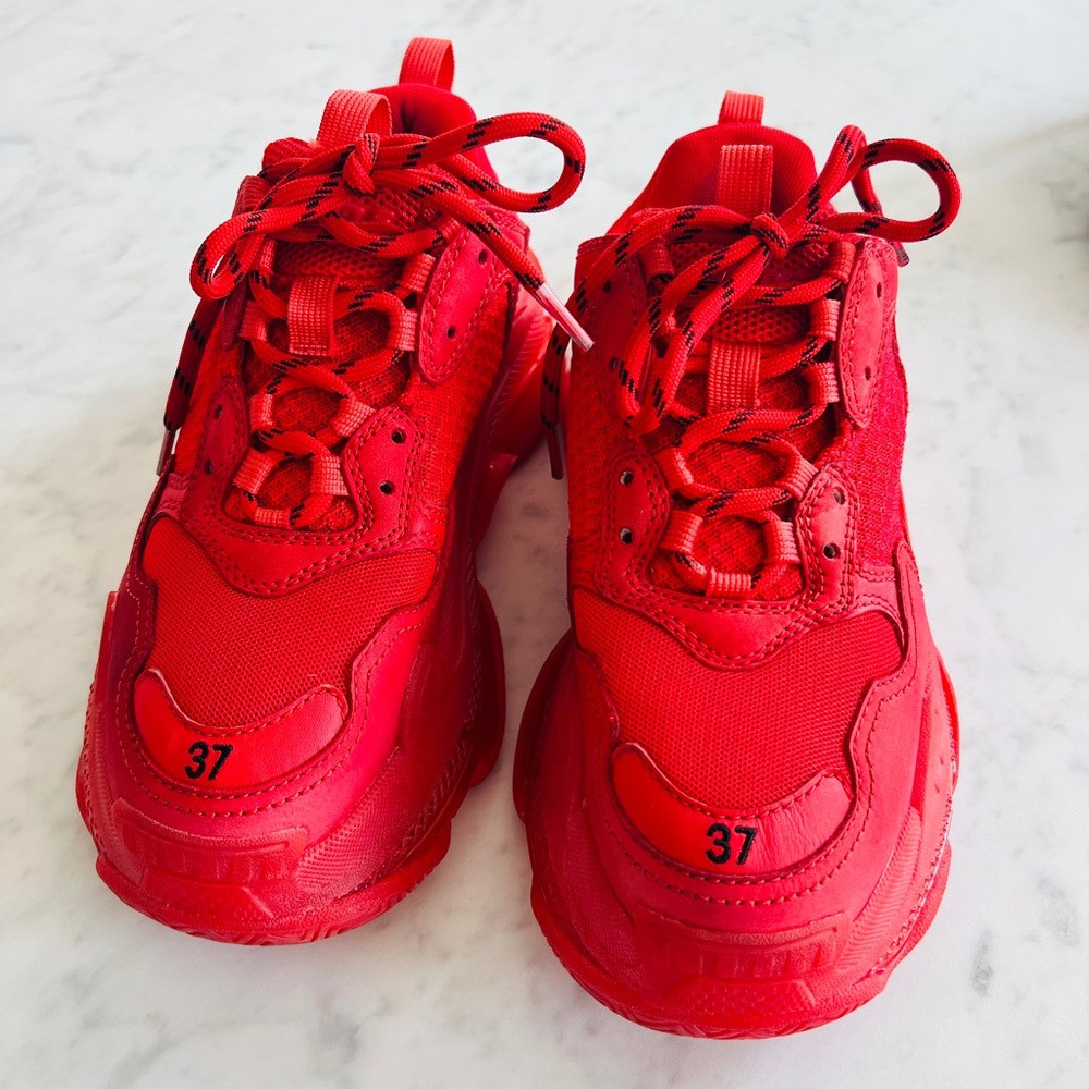 Balenciaga Red Sneakers with Chunky Sole and Sock-Like Fit - Picture 4 of 5